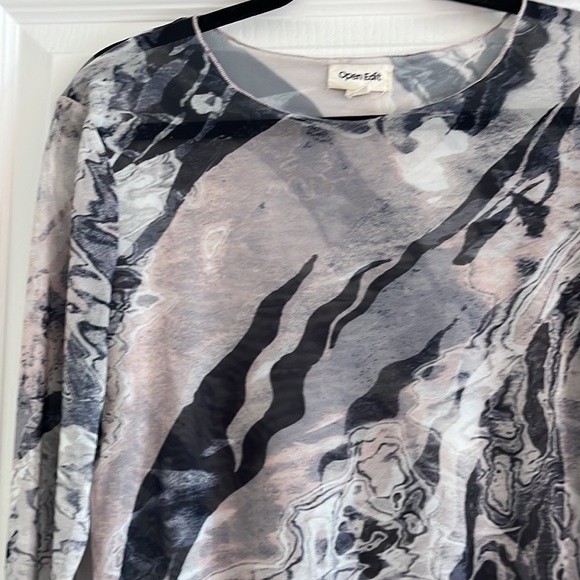 Sheer top - Picture 4 of 5